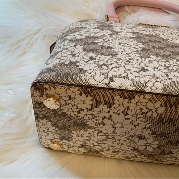 Michael Kors Cindy Floral Medium Done Satchel NWT - Picture 6 of 12
